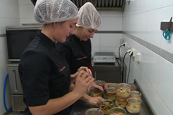 Orianne Dreuilles et Marie-Ange Bedos, co-créatrices de "l'Instant Bocal"à Lunel.