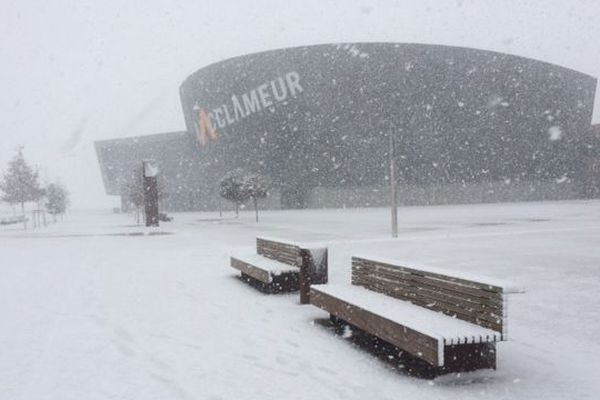 La salle de l'Acclameur à Niort sous la neige.