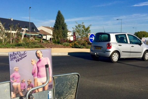 Ce rond point de Thouars dans les Deux-Sèvres portera-t-il le nom de Philippe Katerine ?