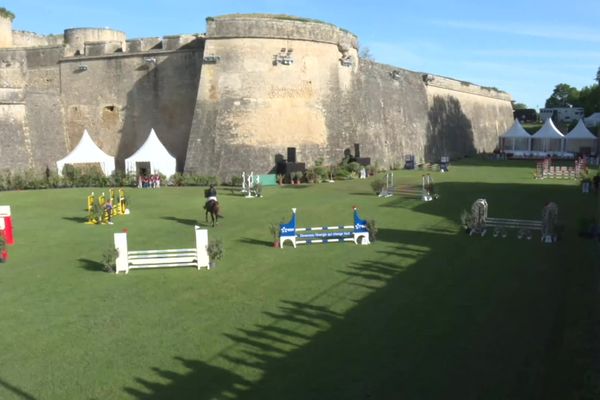 Comme chaque année, les compétitions du Jumping de Blaye se déroulent dans les douves de la Citadelle et sont donc accessibles gratuitement au public.