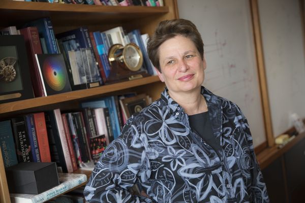 Catherine Dulac, neurobiologiste, professeur et chercheuse,dans son bureau d'Harvard.