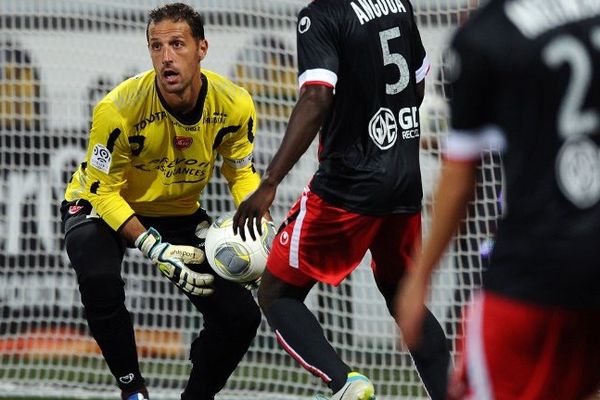 La capitaine Penneteau veut redresser la barre face à Saint-Etienne. 