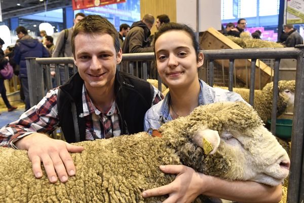 Nicolas Arpin, et Bénédicte Poulet, meilleur berger et meilleur bergère du concours 2017.