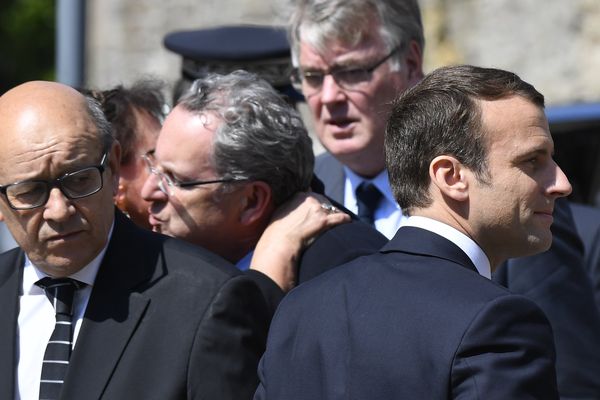 Jean-Yves Le Drian et Emmanuel Macron étaient à Lannion ce mercredi 10 mai pour la cérémonie d'hommage à Corinne Erhel.