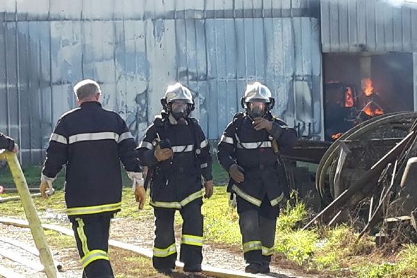 Le feu s'est déclenché tôt ce samedi matin à Leignes-sur-Fontaine (86)