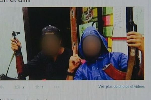 Photo twitter montrant l'un des deux jeunes montargois parti faire le djihad en Syrie en 2014. 