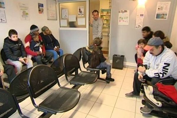 Du monde en salle d'attente, chez un médecin généraliste d'Amiens.