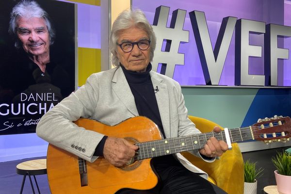 Daniel Guichard sur le plateau de "Vous êtes formidables" le mardi 13 décembre 2022.