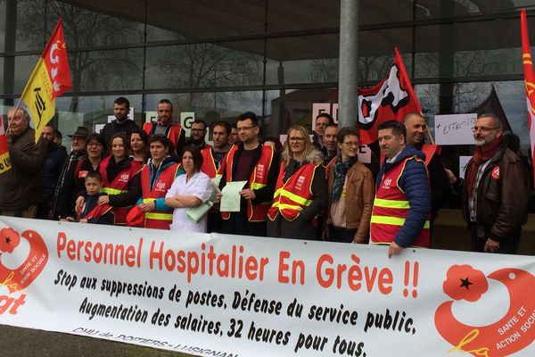 Le personnel des urgences du CHU de Poitiers était appelé à débrayer ce lundi 9 avril 2018.