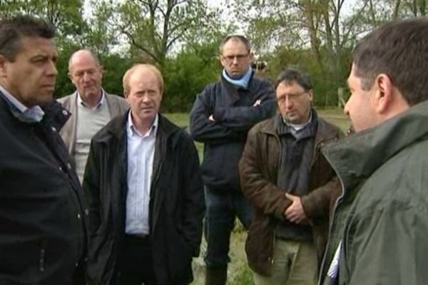 Le président de la FNSEA, Xavier Belin, s'est rendu dans l'Yonne pour apporter son soutien aux agriculteurs sinistrés suite aux inondations