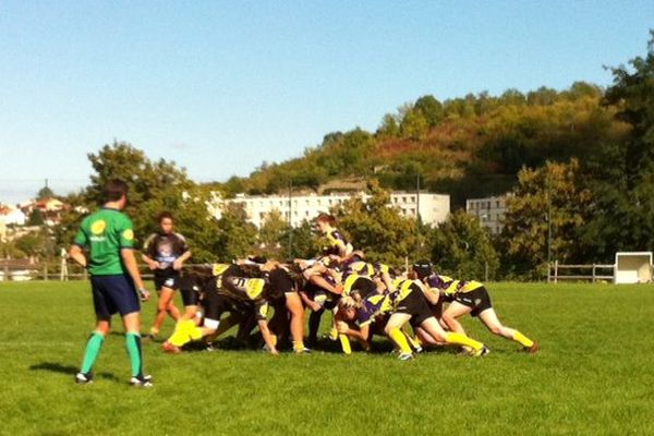 Pour Romagnat, l'objectif cette année est d'atteindre les phases finales et de monter dans le top 8 du rugby féminin.