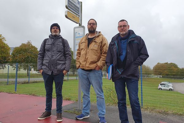 Les usagers de la ligne n° 4 du bus Ploërmel - Vannes ne décolèrent pas après la suppression de l'arrêt dans la commune de Sérent.