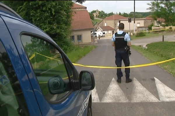 Le village de Tersanne était encore bouclé ce mardi matin 