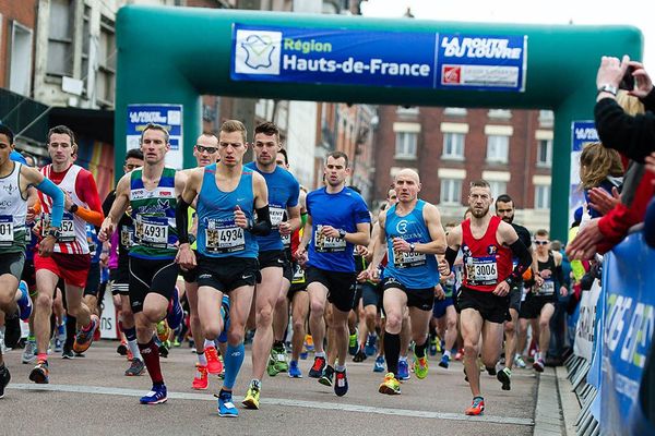 Le départ de la course 10 km Hommes de La Route du Louvre 2017