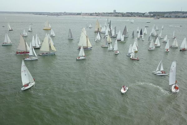 Près d'une centaine de bateaux participe au 18 heures d'Arcachon ces 8-9 juillet 2023.