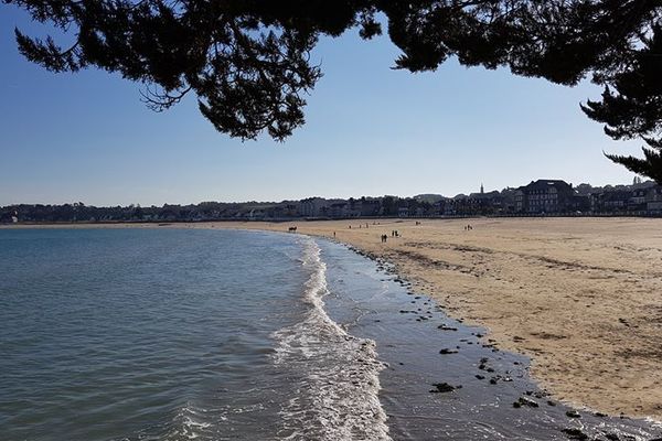 St Cast le Guildo plage des Mielles. 