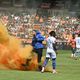 Des jets de fumigène et de balles de tennis ont provoqué l'interruption de la rencontre entre le FC Lorient et le GF 38 au stade du Moustoir le 24 août 2024.