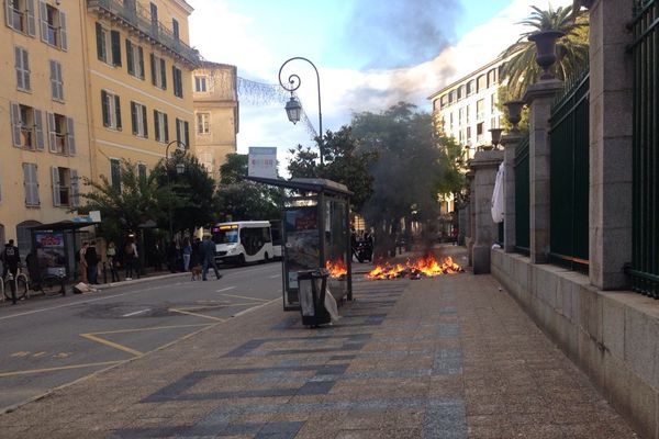 A Ajaccio, devant la préfecture de la Corse-du-Sud.