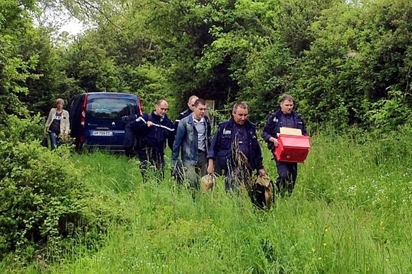 Le corps d'un homme a été découvert carbonisé dans une voiture à Vergisson, en Saône-et-Loire 