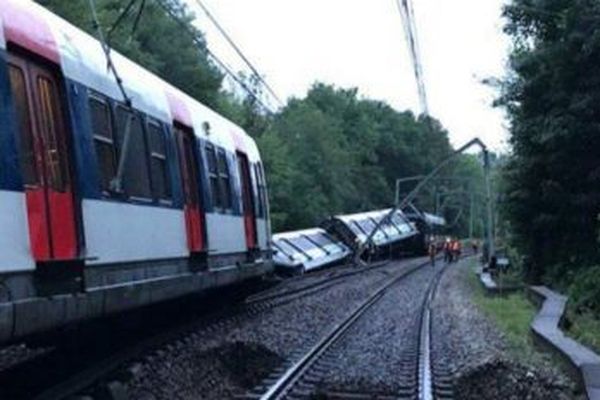 Une rame du RER a déraillé à Courcelles-sur-Yvette, le 12 juin 2018.