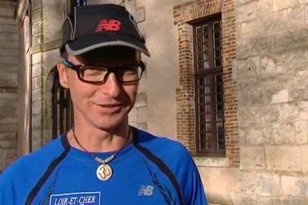 Originaire de la région Rhône-Alpes, Ludovic Chorgnon s'est établi à Vendôme en 1995. A travers son défi Ironman, il aspire aussi à faire la promotion de sa ville et de ses habitants