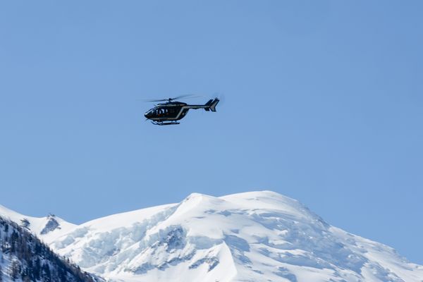 Illustration. Quatre alpinistes, portés disparus depuis trois jours près du mont Blanc, ont été retrouvés morts ce mardi 10 septembre, a indiqué le PGHM de Chamonix.