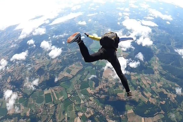 Les membres de l'équipe de France de freestyle s'entraîne à Pamiers (Ariège).