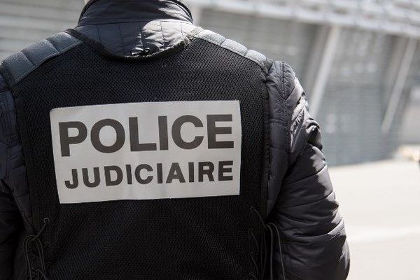 Une enquête a été ouverte et confiée à la police judiciaire de Paris.