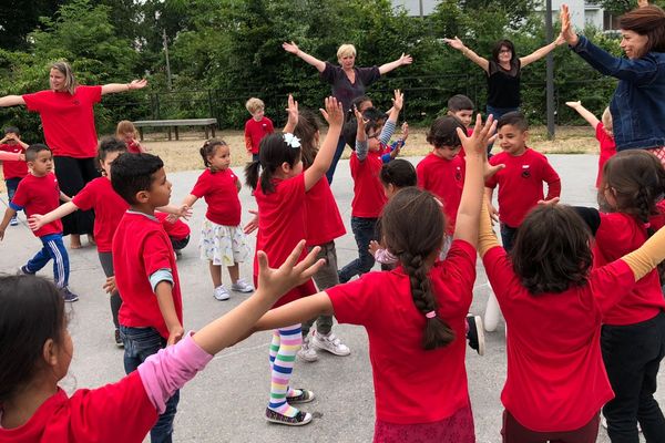 Les enfants de l'école maternelle Jacques Prévert en répétition à la Rabaterie