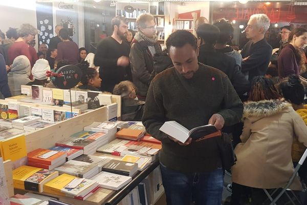 La librairie la Cavale et la Croix Rouge de Montpellier sont partenaires pour offrir des livres aux 47 jeunes réfugiés d'Afrique accueillis dans le cadre d'un programme de l'ONU. 5/02/2020