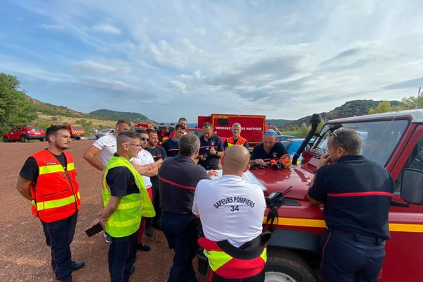 Archives. Dix plongeurs sont mobilisés pour tenter de retrouver les deux personnes disparues dans le lac du Salagou. Août 2020.