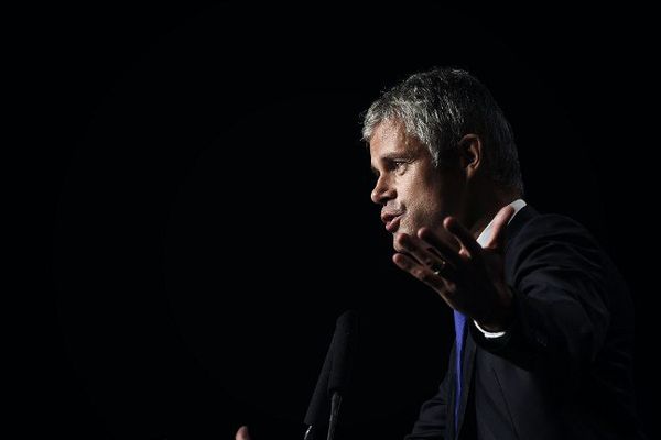 Laurent Wauquiez ( Les Républicains) en campagne pour les élections régionales de décembre 2015