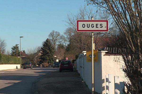 Ouges fait partie des communes de moins de 2000 habitants en Côte-d'Or se retrouvant dans le Top 50 des villes et villages où il fait bon vivre