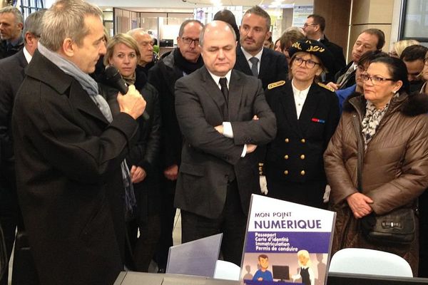 Bruno Le Roux, ministre de l'Intérieur, à la préfecture de Dijon vendredi 6 janvier 2017