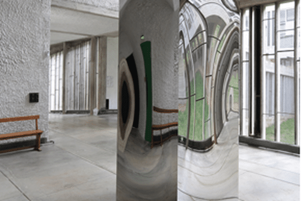 Non-Object (Door) par Anish Kapoor au Couvent de la Tourette