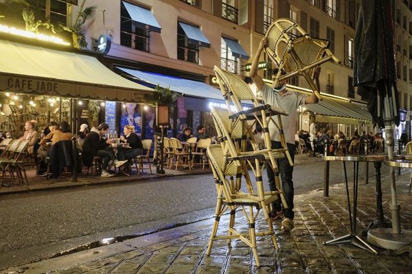 Depuis le 28 septembre, les bars de la capitale devaient baisser le rideau à 22 heures. Ils seront totalement fermés à partir de demain mardi 6 octobre.