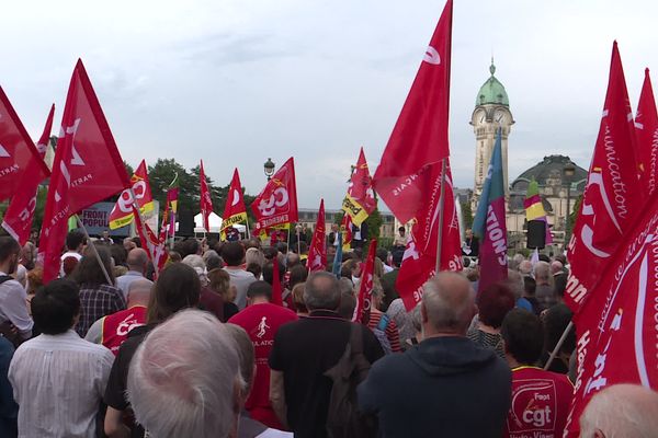 Ce meeting du Nouveau Front Populaire sur le Champ de Juillet, à Limoges, était le premier rassemblement organisé en région pour cette campagne des élections législatives.