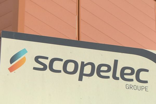 Les salariés de Scopelec ont écrit une lettre ouverte au Président de la République pour lui demander d'intervenir en leur faveur auprès d'Orange.