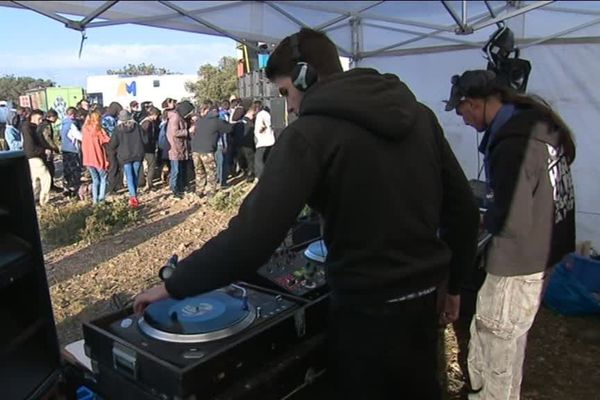 500 jeunes participent à une rave party du Nouvel An à Salses-le-Château