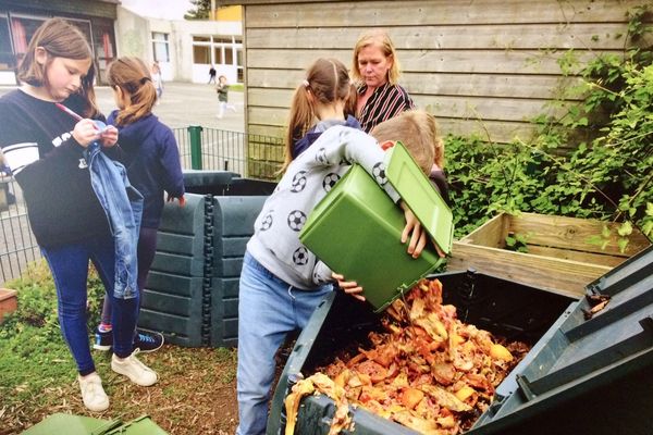 Sensibilisation au gaspillage alimentaire et tri des bio-déchets à la cantine de l'école Keroas à Brest