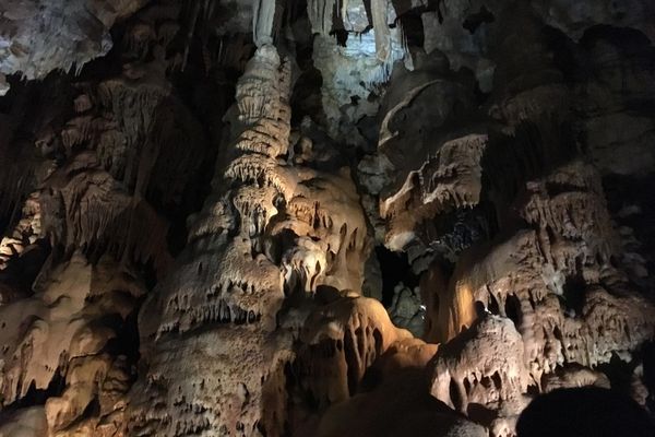 La Grotte de Clamouse à Saint-Jean de Fos est ouverte aux visiteurs depuis 1964.