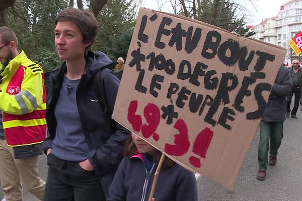 La réforme des retraites ne passe toujours pas dans la rue.