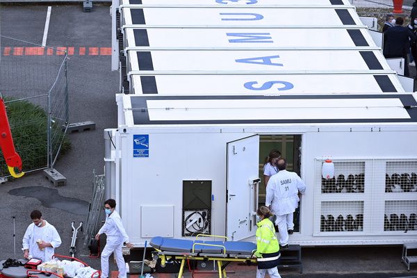 L'hôpital mobile conçu par le Samu de Toulouse pourrait bientôt servir de vaccinodrome