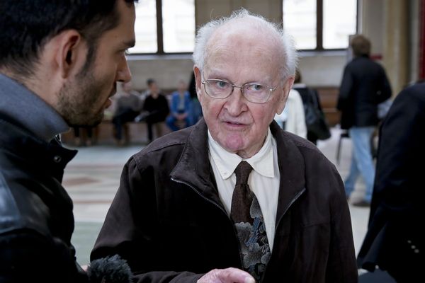 Robert Faurisson est décédé à Vichy à l'âge de 89 ans (sur la photo, au tribunal de Paris le 21 juin 2016)