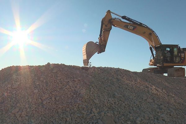 La campagne d'engraissement des plages de Nice vient de commencer