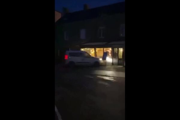 Une agression à la voiture bélier dans un restaurant d'Etel