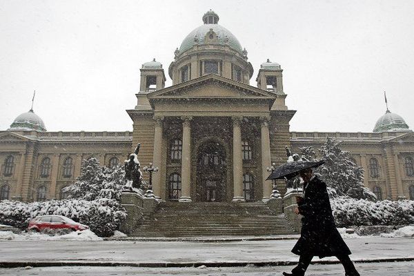 Le parlement à Belgrade archives