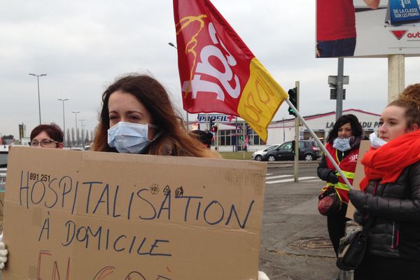 A Besançon, manifestation des aides à domicile - Une image d'Isabelle Mounier