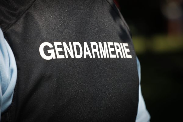 Les gendarmes ont arrêté ce 17 septembre un pompier volontaire suspecté d'avoir allumé 27 feux de forêt dans le Maine-et-Loire et l'Indre-et-Loire