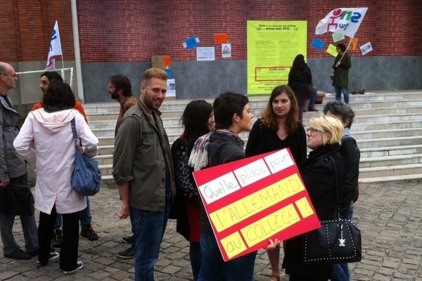 Manifestation des enseignants, à Bourges, contre la réforme du collège. 